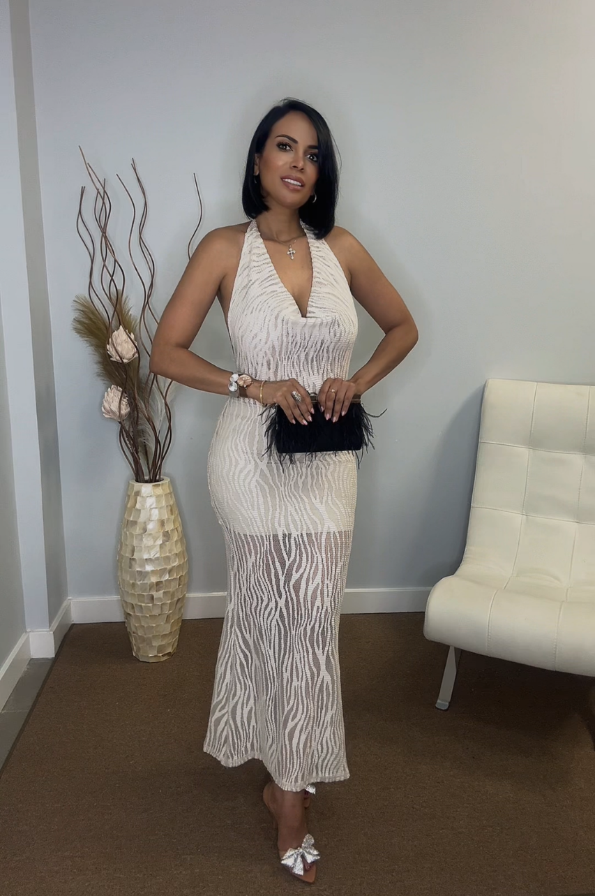 Vestido Olun de Encaje color Beige con espalda descubierta