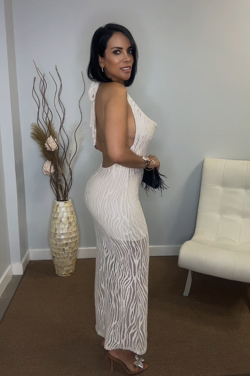 Vestido Olun de Encaje color Beige con espalda descubierta