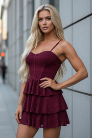 Franciny Vestido vino de encaje con volantes y tirante