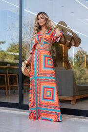 Kaia Vestido largo estampado con escote profundo y mangas 3/4