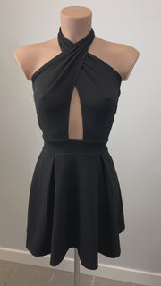 Vestido Jazmín negro Corto con escote cruzado y espalda semi descubierta