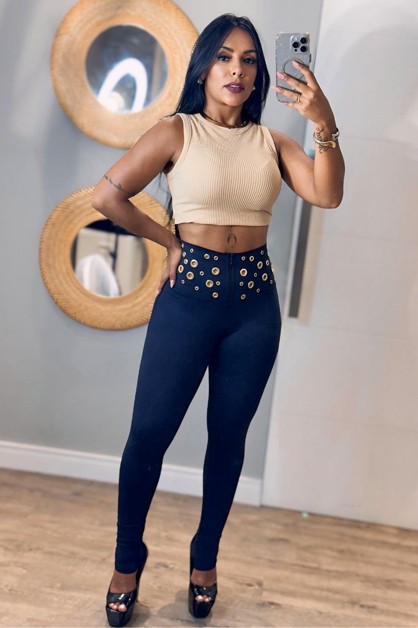 Pantalón Valery Negro con detalles dorados y cremallera