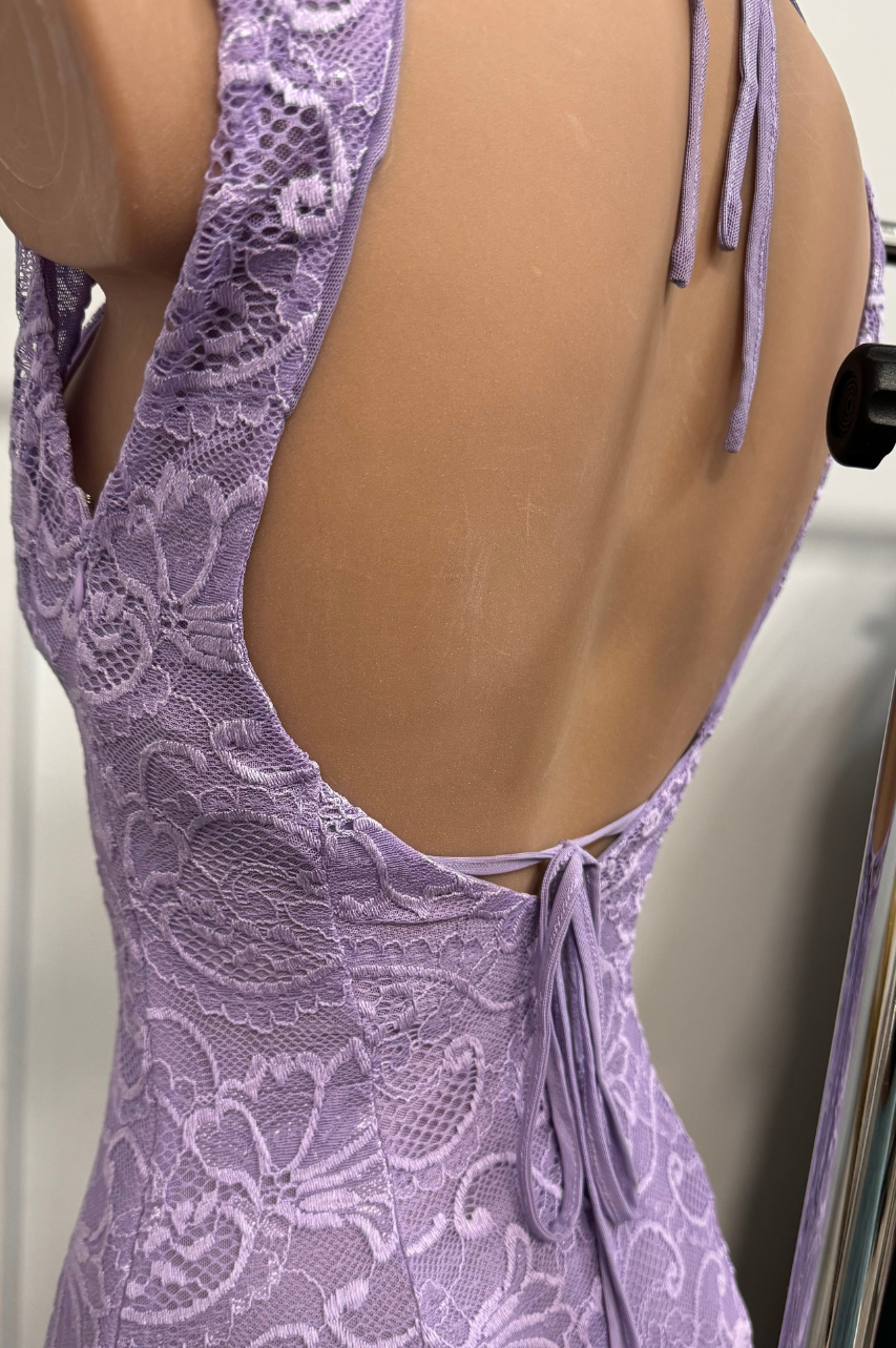 Frida Vestido Corto con Top Triangulo de Encaje Lila