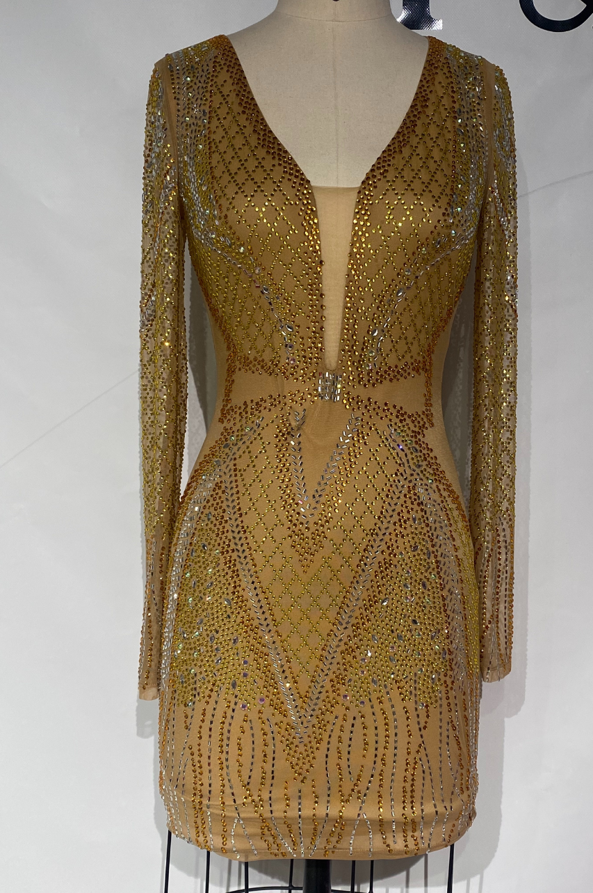 Vestido Fortuna Dorado Bordado con Pedrería  Manga Larga & Escote Profundo