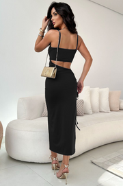 Samanta Vestido Negro largo de tirantes con escote y abertura en pierna