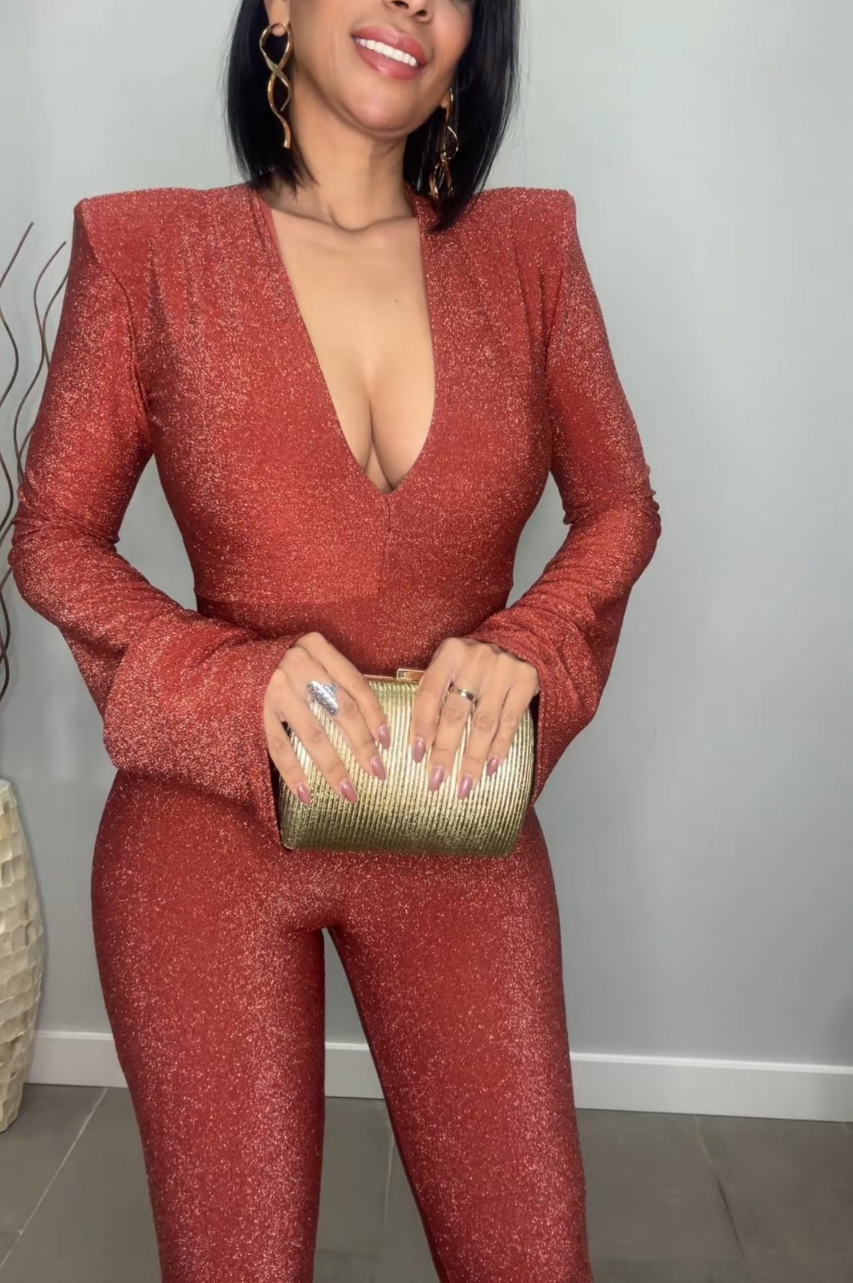 Zoe Mono Terracota acampanado con Escote V profundo