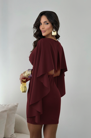 Vestido Patricia Vino con escote en V y mangas colgantes