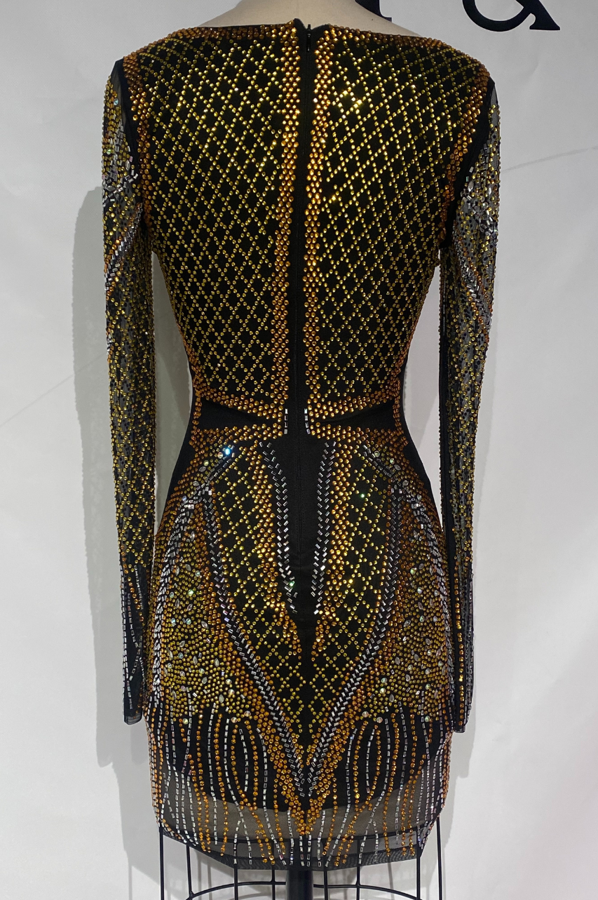 Vestido Fortuna Negro Bordado con Pedrería  Manga Larga & Escote Profundo