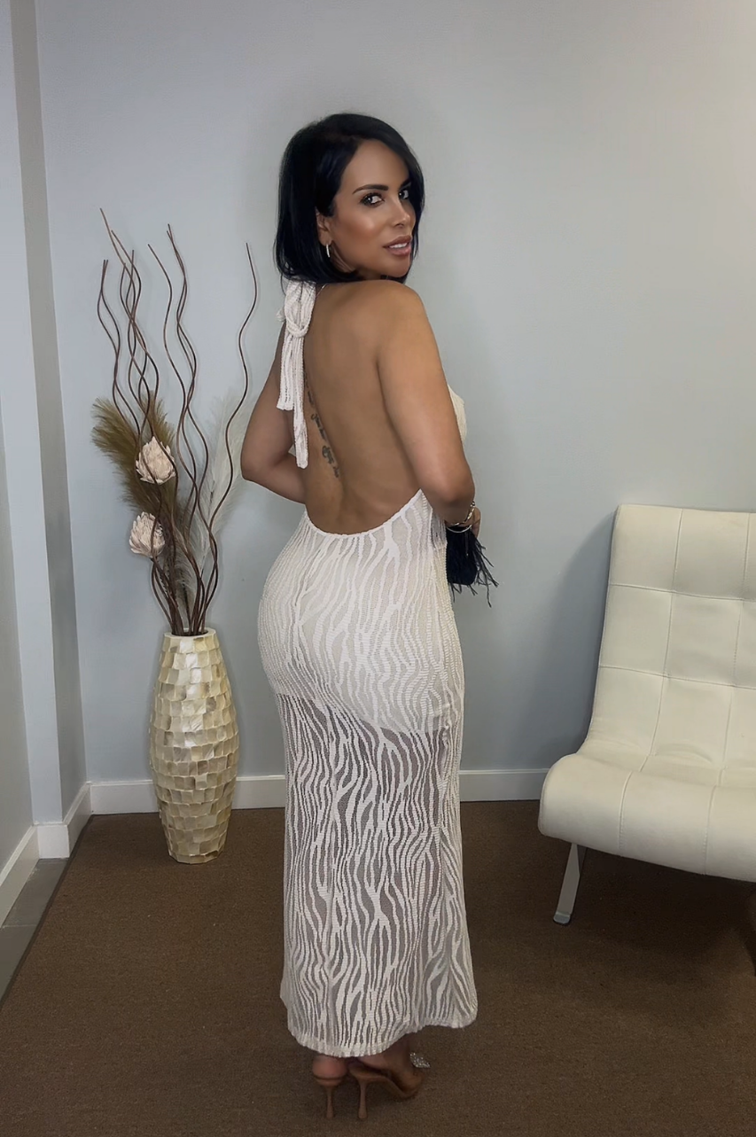 Vestido Olun de Encaje color Beige con espalda descubierta