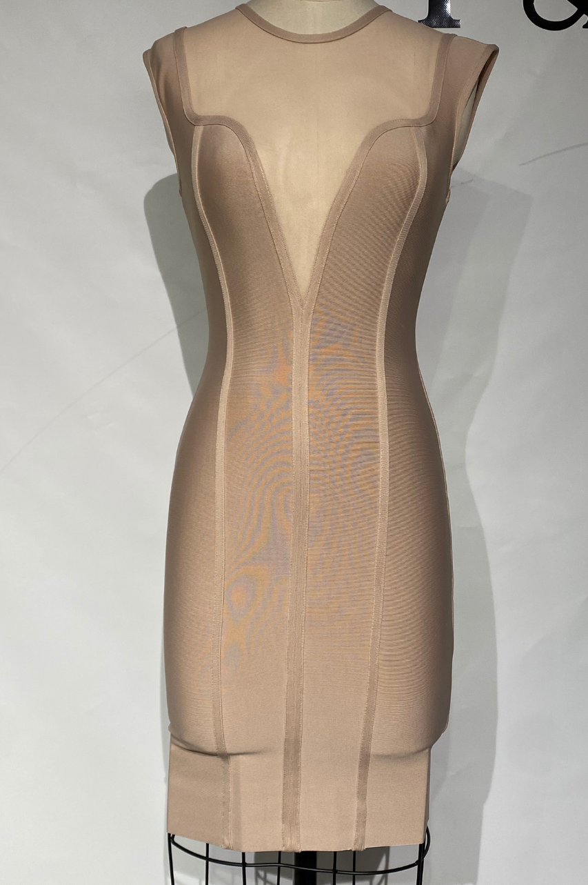 Flávia Vestido Bandage Beige Ajustado con Tul en el Escote y Cremallera Trasera
