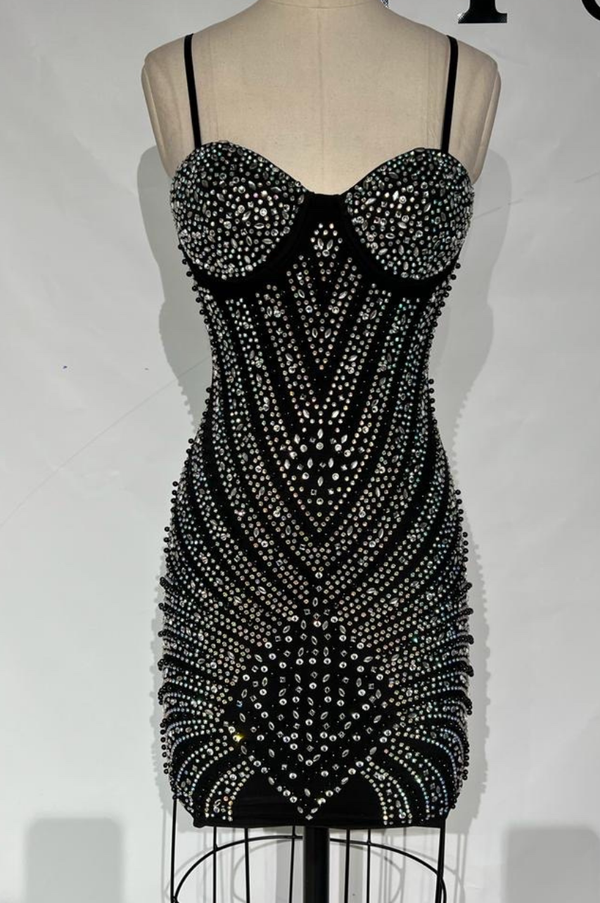 Vestido Violeta Negro con Pedrería Efecto Corset & Brillo Glam