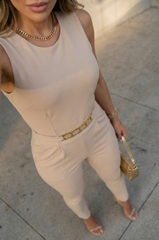 Keila Mono Largo Beige con detalle de hebilla dorada