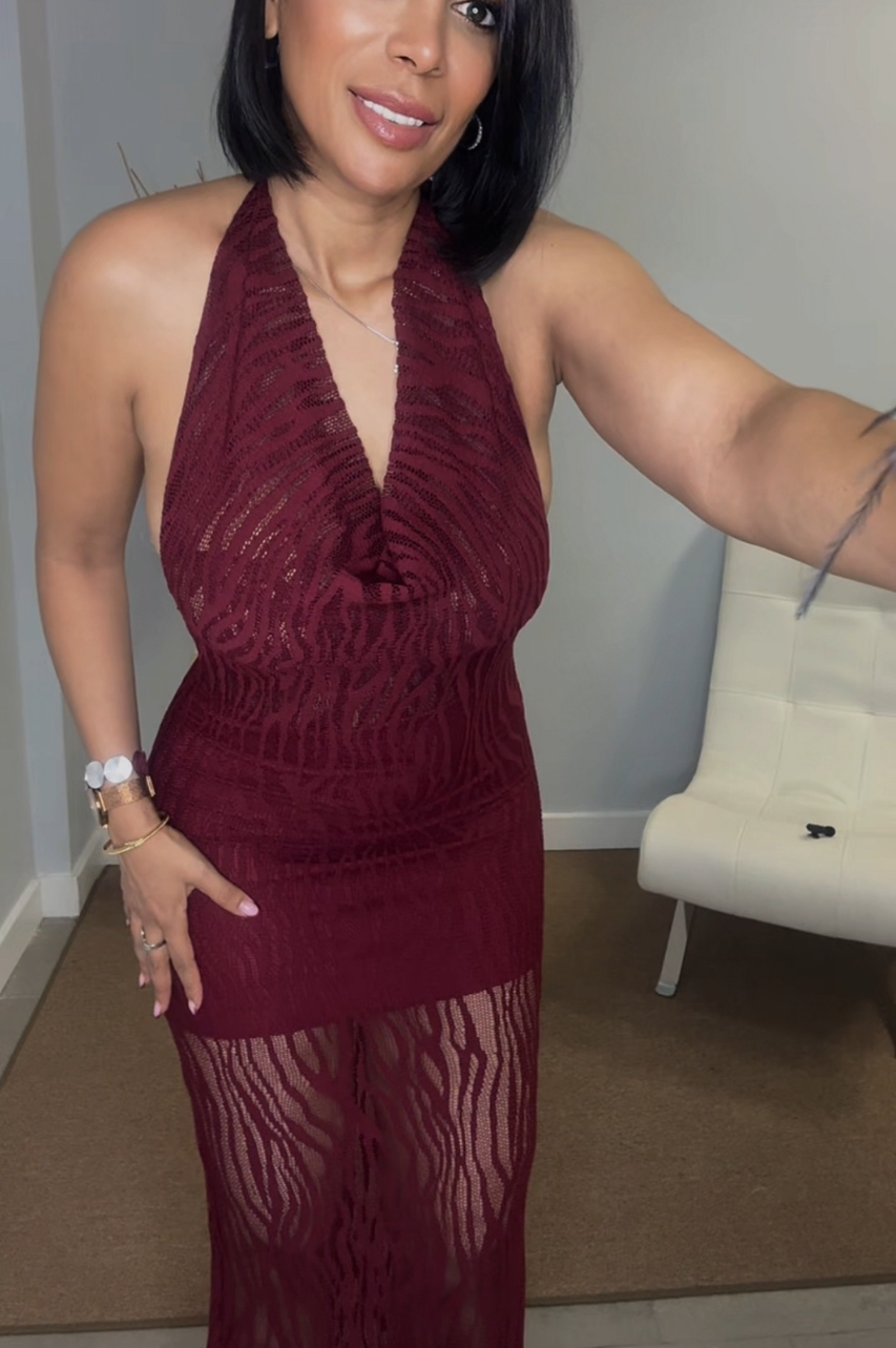 Vestido Olun de Encaje color Vino con espalda descubierta