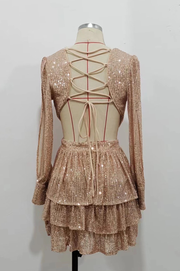 Vestido Elena Dorado Lentejuelas & Volantes, Elegancia en Movimiento (Copia)