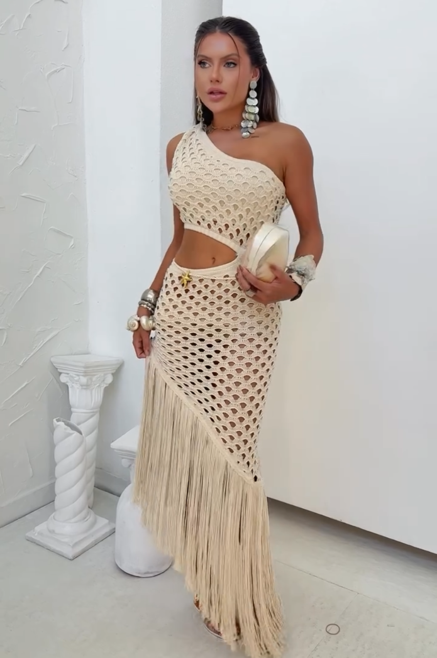 Isis Vestido Color Beige Exclusivo en Hilo con Flecos y Pantalón Corto