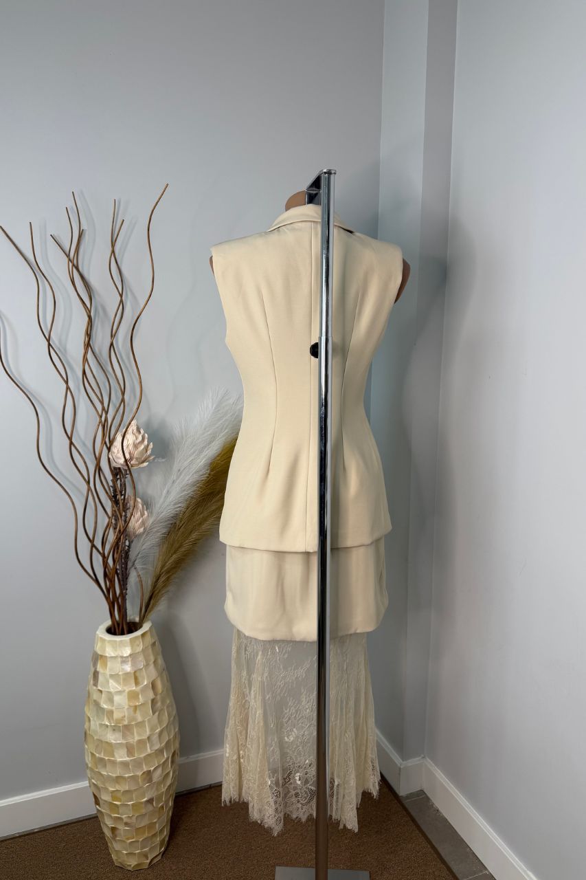 Conjunto Chaleco y Falda Margot Beige