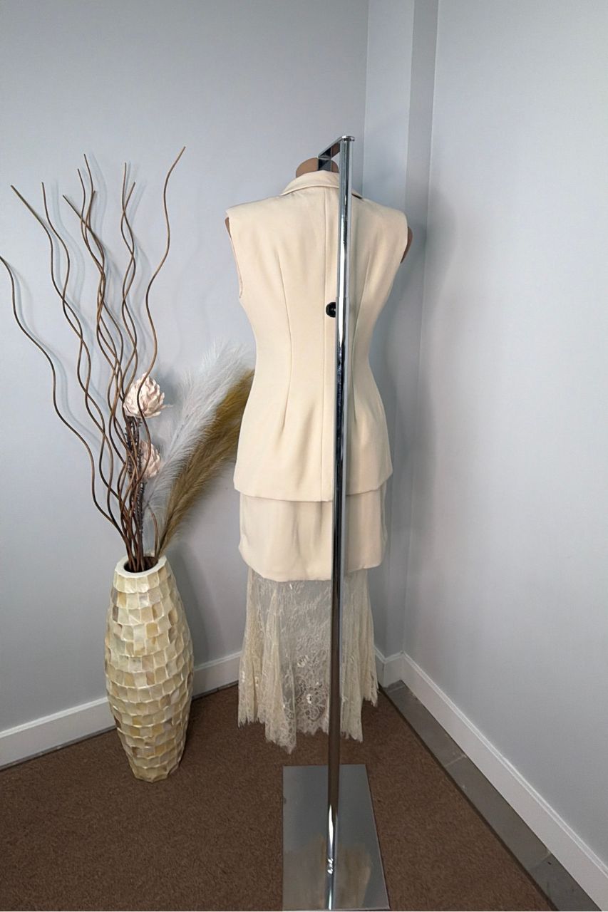 Conjunto Chaleco y Falda Margot Beige