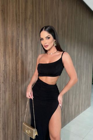 Image of Vestido Mérida Negro largo con escote y abertura en pierna