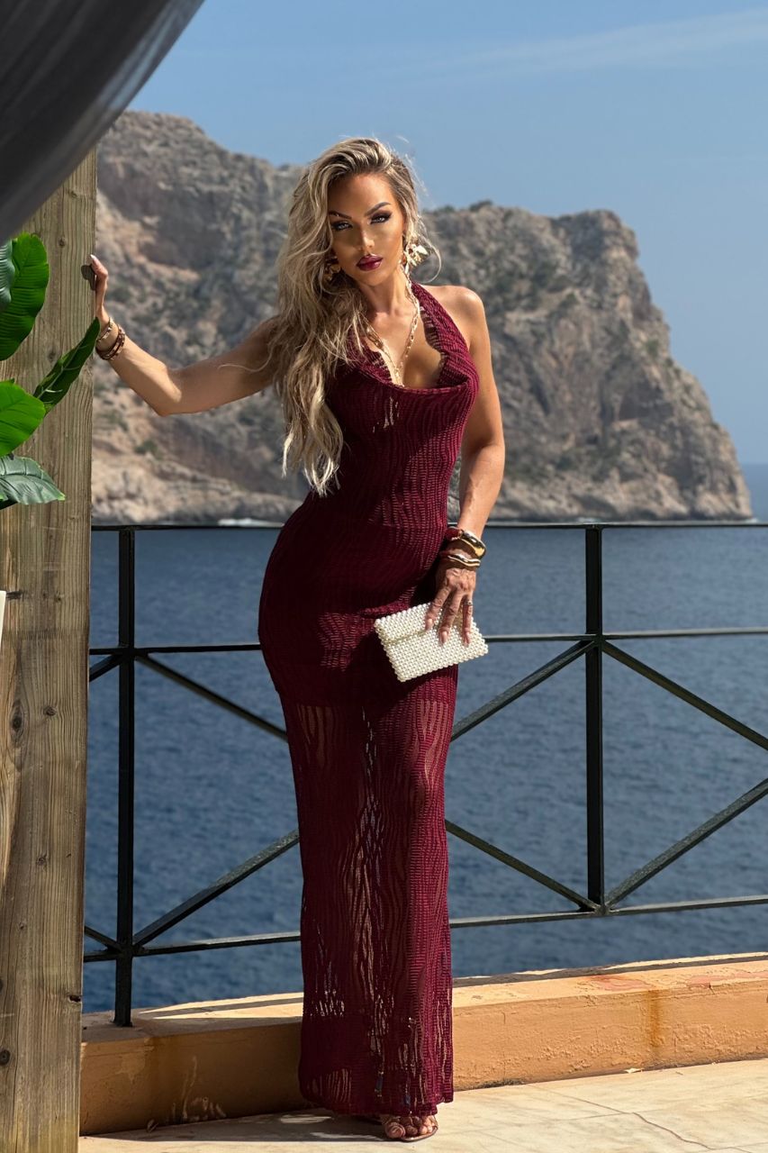 Vestido Olun de Encaje color Vino con espalda descubierta