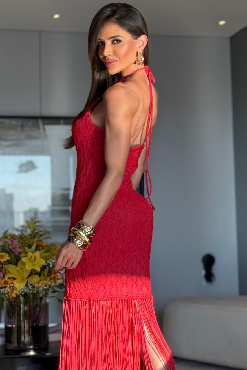 Manuela Vestido Exclusivo en Hilo con Flecos y escote en la espalda, Color Rojo