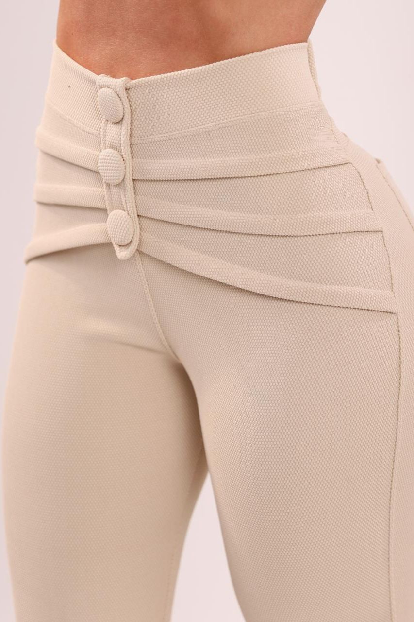 Pantalón Rossi Beige con detalle de botones