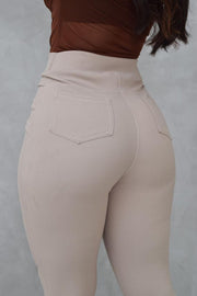 Pantalón Rossi Beige con detalle de botones