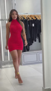 Ada Vestido Rojo de tul con Fruncido y Espalda Descubierta