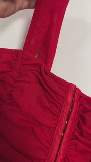 Belén Vestido Mini Rojo en Tul Fruncido con Ganchos Tipo Corset