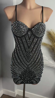 Vestido Violeta Negro con Pedrería Efecto Corset & Brillo Glam