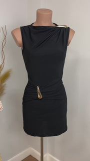 Vestido Marcela Corto Negro de Crepé con Lycra, Ajustado y Elegante para Fiesta