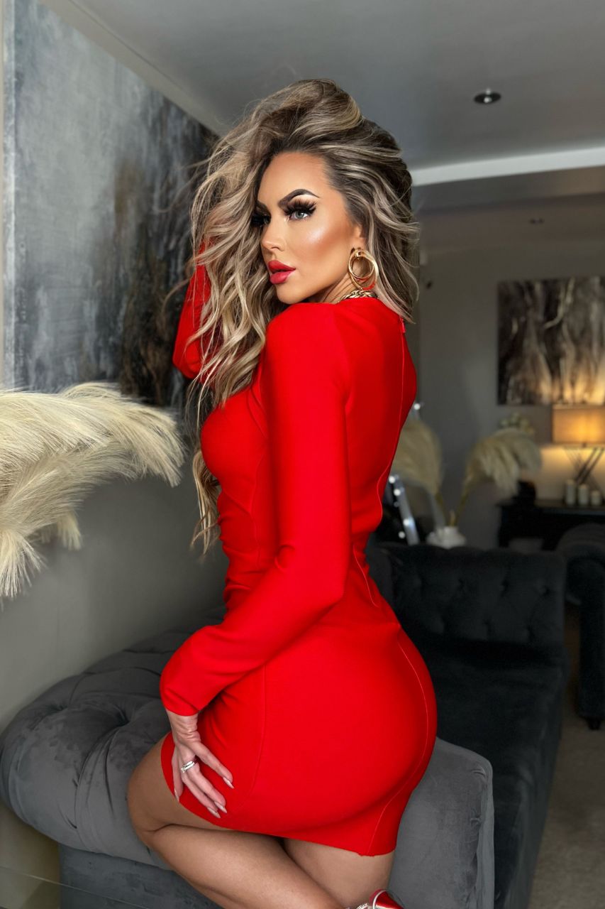 Vestido Bandage Altagracia rojo con mangas largas y escote