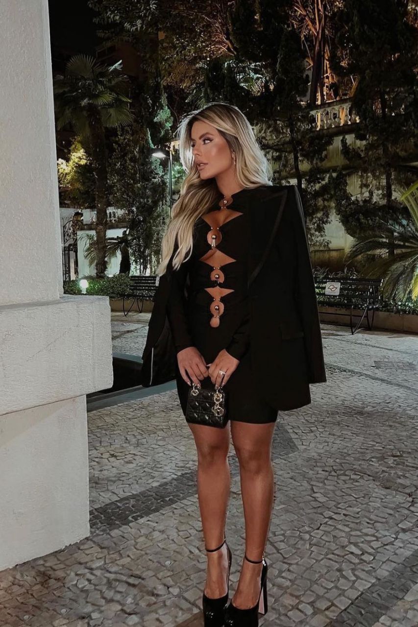 Vestido Bandage Altagracia Negro con mangas largas y escote