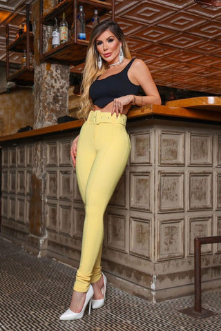 Image of Pantalón Isabela Amarillo con cinturón forrado